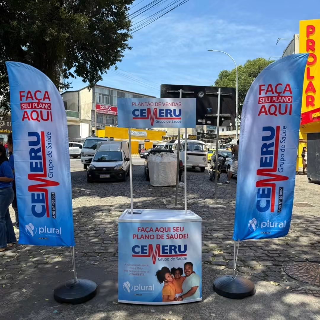Balcão e bandeiras para evento